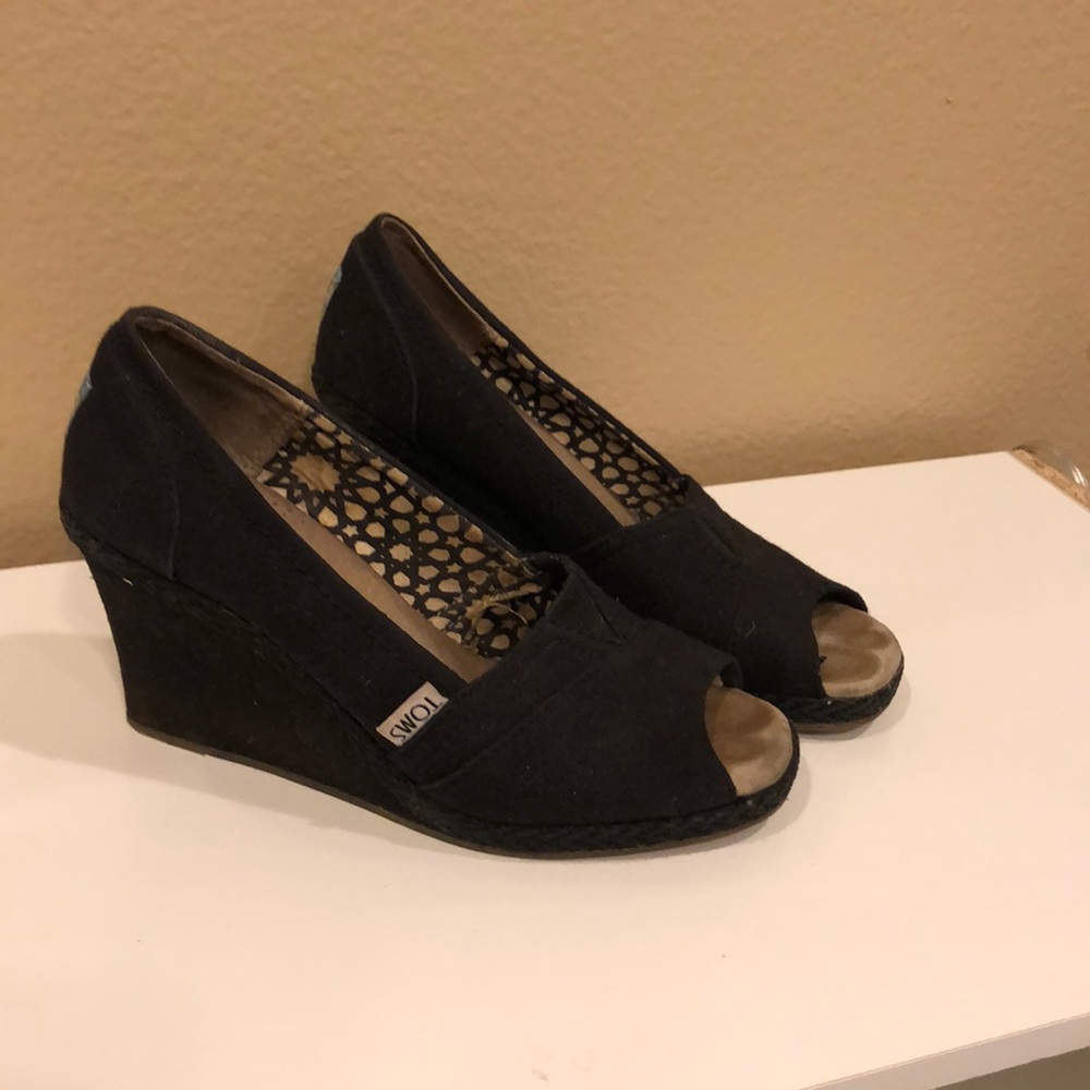TOMS black wedge shoes size 5.5